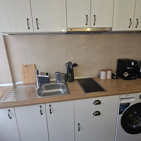 Central View Apartment Deva Bagian luar foto