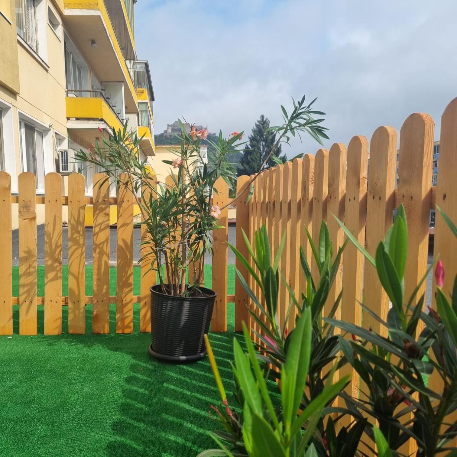 Central View Apartment Deva Bagian luar foto