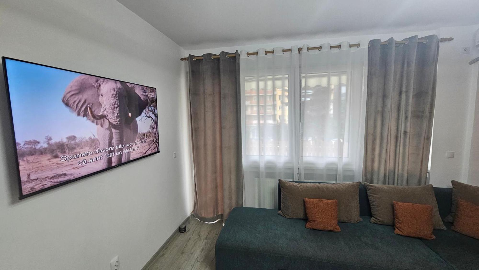 Central View Apartment Deva Bagian luar foto