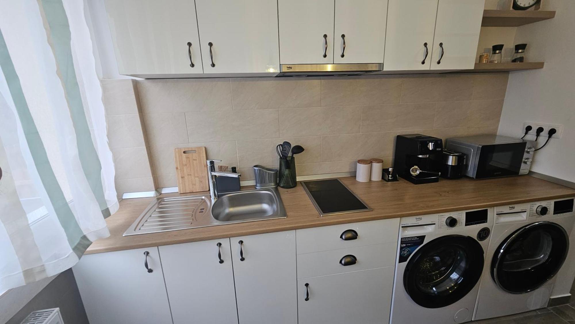 Central View Apartment Deva Bagian luar foto